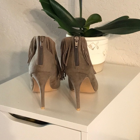 Heels - Picture 3 of 5